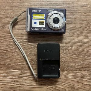 Sony Cybershot DSC-W90 Digital Camera 8.1MP w/ Battery & Charger Tested & Works